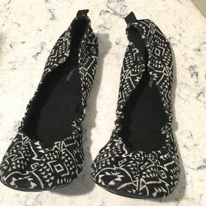 Aztec Print Black & White Flats